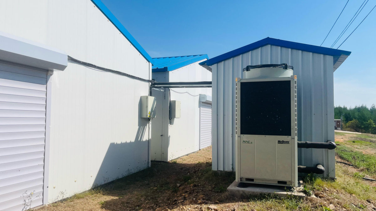 Air conditioning unit on a cultivation house